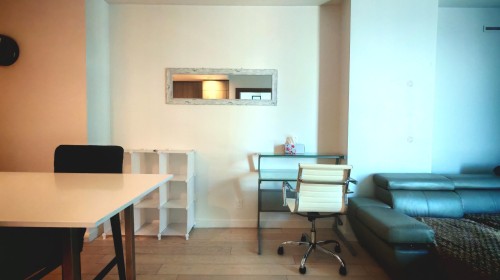 Salon - 2707-1450 Boul. René-Lévesque O., Montréal (Ville-Marie), QC - Indoor