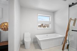 Salle de bains attenante à la CCP - 