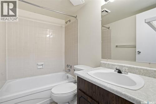 206 34 Nollet Avenue, Regina, SK - Indoor Photo Showing Bathroom