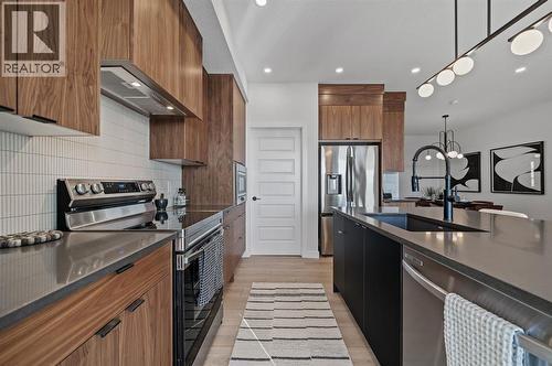 61 Keystone Creek Terrace, Calgary, AB - Indoor Photo Showing Kitchen With Stainless Steel Kitchen With Upgraded Kitchen