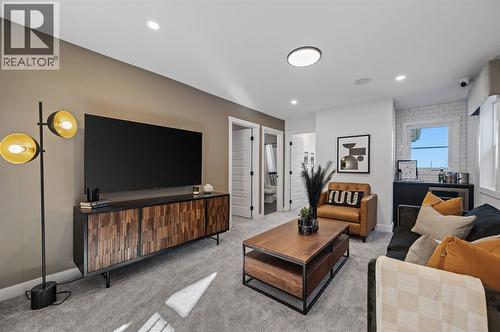 61 Keystone Creek Terrace, Calgary, AB - Indoor Photo Showing Living Room