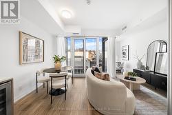 322 - 2020 BATHURST STREET  Toronto, ON M5P 0A6