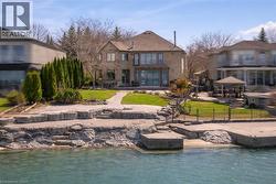 4 LAKESIDE Drive Stoney Creek, ON L8E 5C1