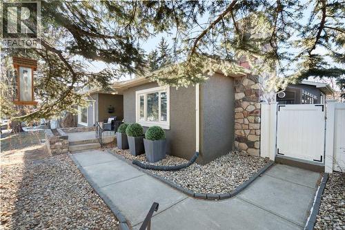 10507 Bradbury Drive Sw, Calgary, AB - Outdoor