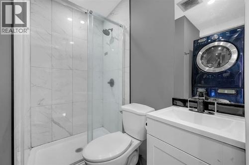 6022 Martingrove Road Ne, Calgary, AB - Indoor Photo Showing Bathroom