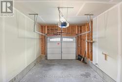 Single car garage, with remote. - 