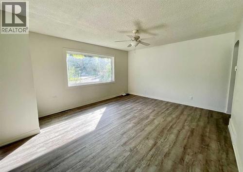 614 7 Avenue, Wainwright, AB - Indoor Photo Showing Other Room