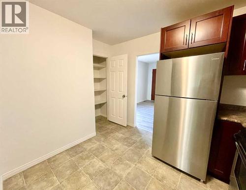 614 7 Avenue, Wainwright, AB - Indoor