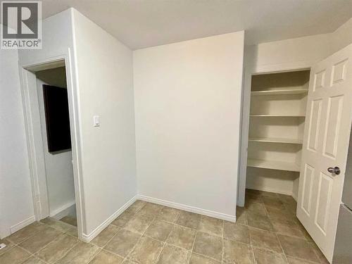 614 7 Avenue, Wainwright, AB - Indoor Photo Showing Other Room