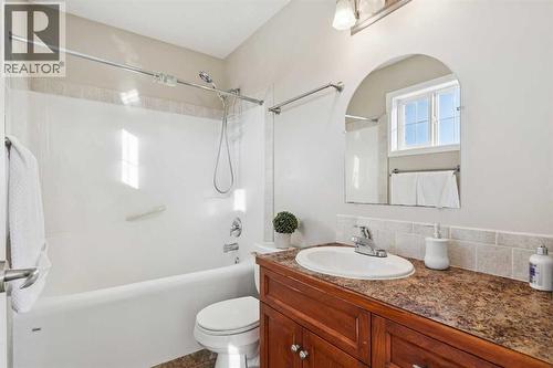 Primary bath - Main Floor - 100B Westview Drive, Nanton, AB - Indoor Photo Showing Bathroom
