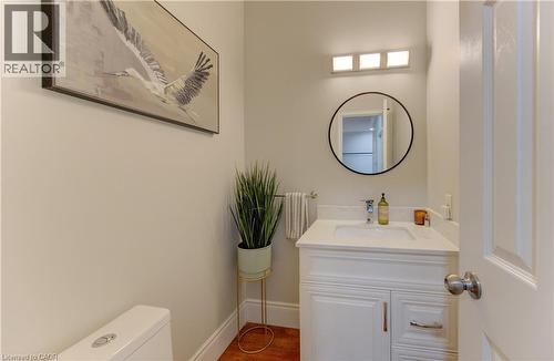 200 Dearborn Boulevard, Waterloo, ON - Indoor Photo Showing Bathroom