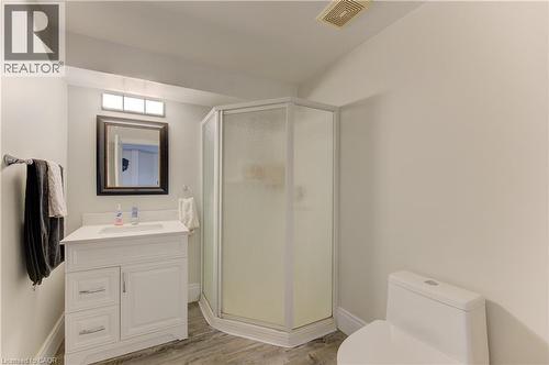 200 Dearborn Boulevard, Waterloo, ON - Indoor Photo Showing Bathroom