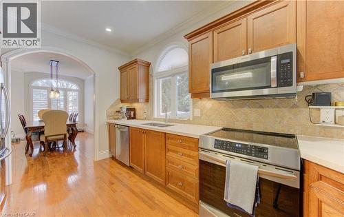 200 Dearborn Boulevard, Waterloo, ON - Indoor Photo Showing Kitchen With Double Sink