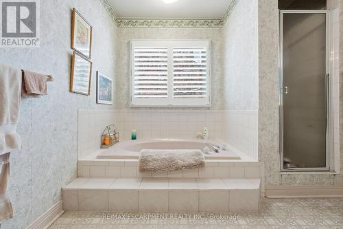 2320 Homer Drive, Burlington, ON - Indoor Photo Showing Bathroom