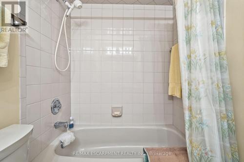 2320 Homer Drive, Burlington, ON - Indoor Photo Showing Bathroom
