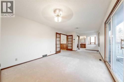 40 Edforth Road Nw, Calgary, AB - Indoor Photo Showing Other Room