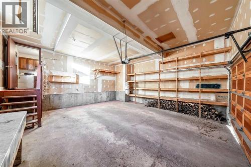 40 Edforth Road Nw, Calgary, AB - Indoor Photo Showing Garage