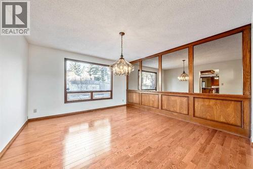 40 Edforth Road Nw, Calgary, AB - Indoor Photo Showing Other Room