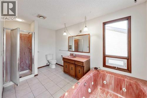 40 Edforth Road Nw, Calgary, AB - Indoor Photo Showing Other Room