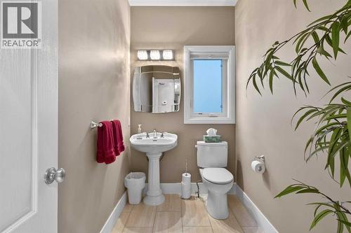 14 Christie Estate Terrace Sw, Calgary, AB - Indoor Photo Showing Bathroom