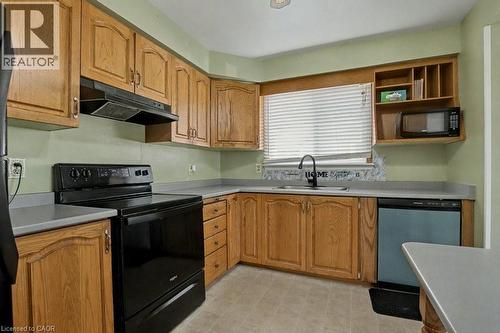 125 Ingleside Drive, Kitchener, ON - Indoor Photo Showing Kitchen