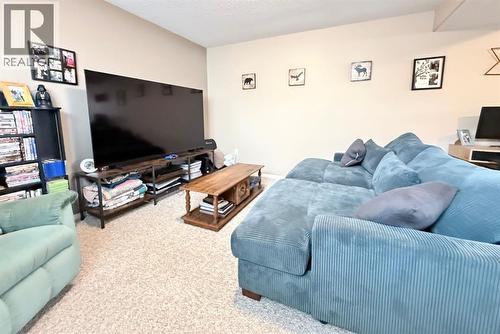 4006 65 Avenue, Lloydminster, AB - Indoor Photo Showing Living Room