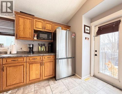 4006 65 Avenue, Lloydminster, AB - Indoor Photo Showing Kitchen