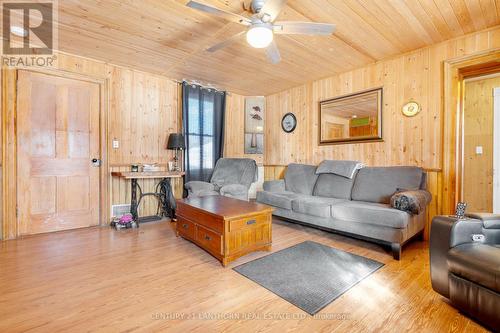 521 Fuller Road, Centre Hastings, ON - Indoor Photo Showing Living Room