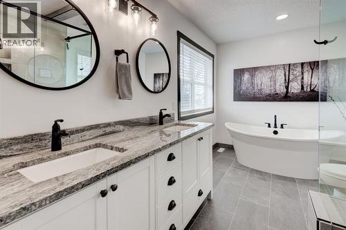 162 Somerside Crescent Sw, Calgary, AB - Indoor Photo Showing Bathroom