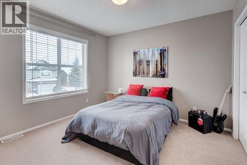162 Somerside Crescent Sw, Calgary, AB - Indoor Photo Showing Bedroom