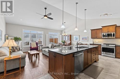 111 - 2250 Buroak Drive, London North (North S), ON - Indoor Photo Showing Kitchen With Double Sink With Upgraded Kitchen