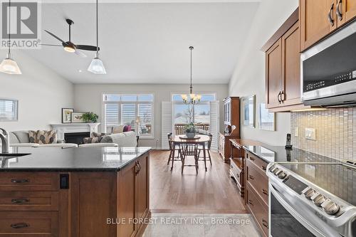 111 - 2250 Buroak Drive, London North (North S), ON - Indoor Photo Showing Kitchen With Upgraded Kitchen