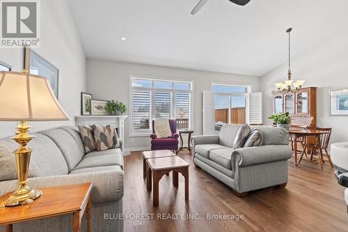 111 - 2250 Buroak Drive, London North (North S), ON - Indoor Photo Showing Living Room