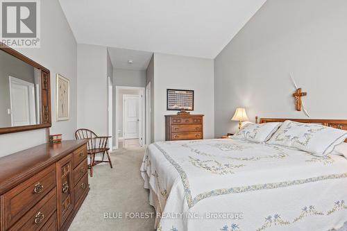 111 - 2250 Buroak Drive, London North (North S), ON - Indoor Photo Showing Bedroom
