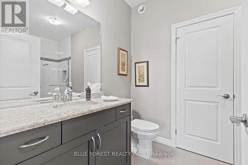111 - 2250 Buroak Drive, London North (North S), ON - Indoor Photo Showing Bathroom