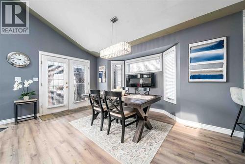 110 Redcliff Way Sw, Redcliff, AB - Indoor Photo Showing Dining Room