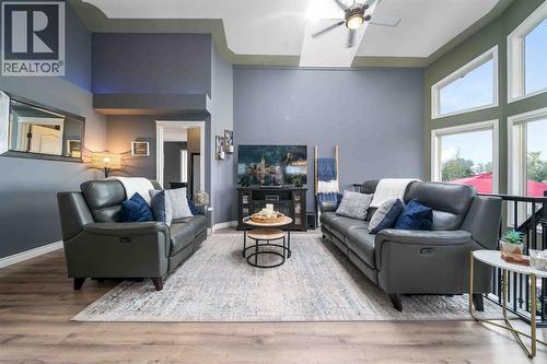 110 Redcliff Way Sw, Redcliff, AB - Indoor