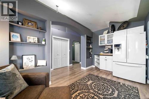 110 Redcliff Way Sw, Redcliff, AB - Indoor