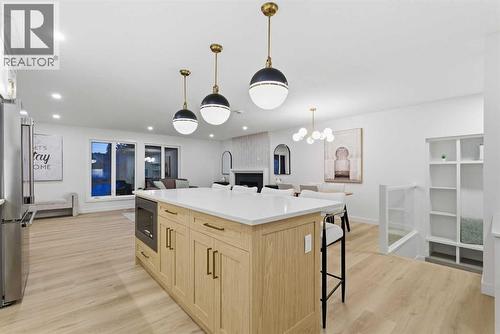 4904 Valiant Drive Nw, Calgary, AB - Indoor Photo Showing Kitchen