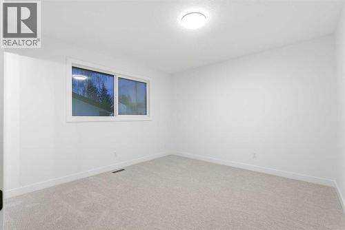 4904 Valiant Drive Nw, Calgary, AB - Indoor Photo Showing Other Room