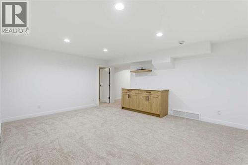 4904 Valiant Drive Nw, Calgary, AB - Indoor