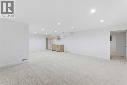 4904 Valiant Drive Nw, Calgary, AB - Indoor Photo Showing Other Room