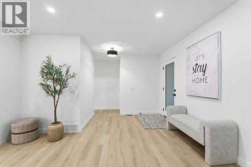 4904 Valiant Drive Nw, Calgary, AB - Indoor Photo Showing Other Room