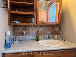 Main level Bathroom - 