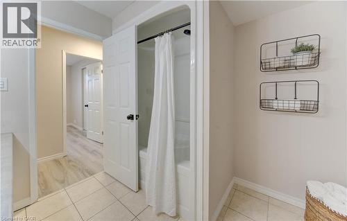 4pc washroom - 12 Holborn Drive Unit# E33, Kitchener, ON - Indoor Photo Showing Other Room