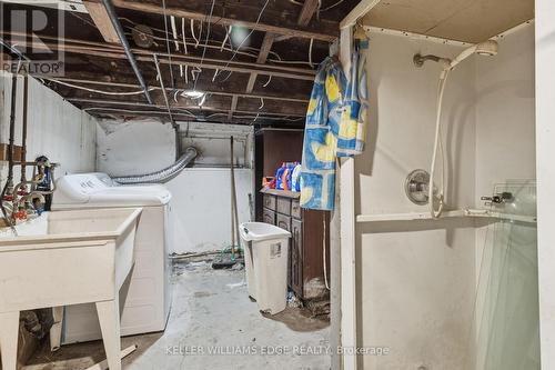 24 Fullerton Avenue, Hamilton, ON - Indoor Photo Showing Laundry Room