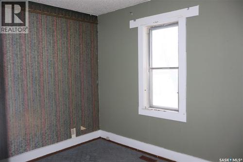 315 7Th Avenue E, Assiniboia, SK - Indoor Photo Showing Other Room