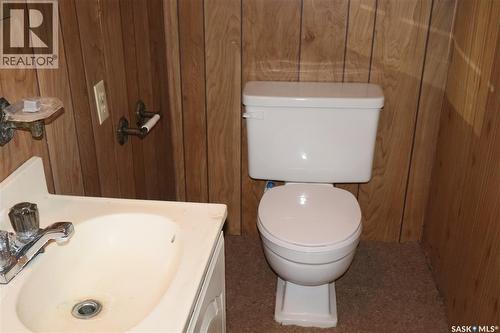 315 7Th Avenue E, Assiniboia, SK - Indoor Photo Showing Bathroom