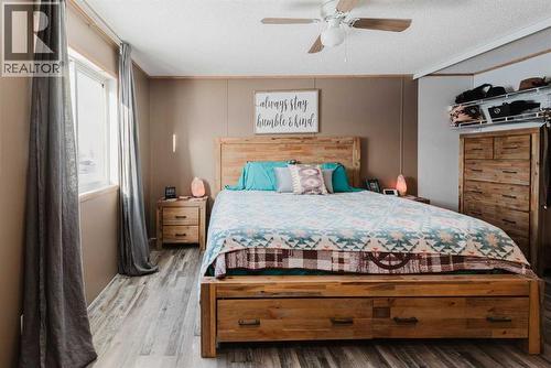 9614 103 Avenue, Clairmont, AB - Indoor Photo Showing Bedroom