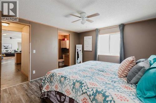 9614 103 Avenue, Clairmont, AB - Indoor Photo Showing Bedroom